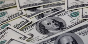 Leia mais sobre o artigo Dólar fecha a R$ 6 pela primeira vez na história