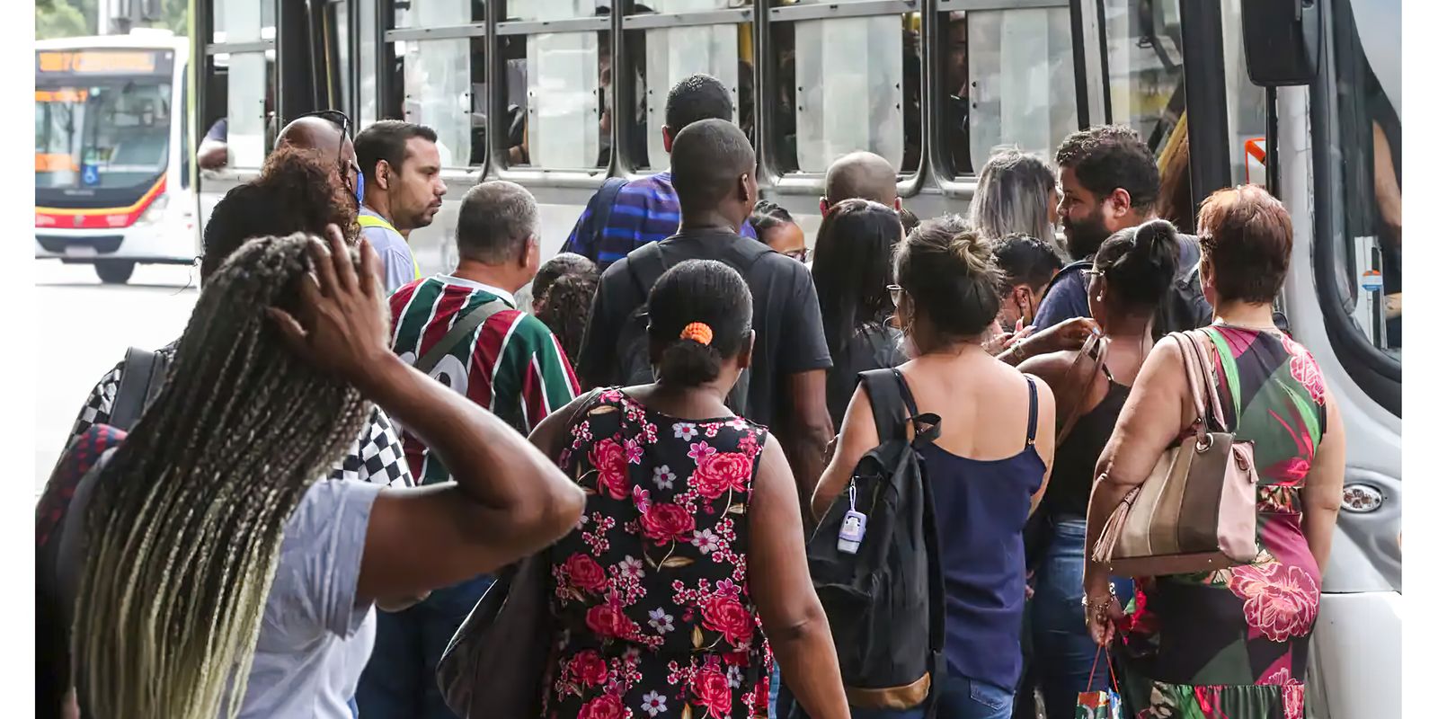 No momento, você está visualizando Taxa de desemprego entre mulheres foi 45,3% maior que entre homens