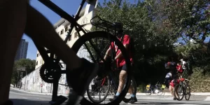 Produção de bicicletas convencionais cai, mas a das elétricas aumenta