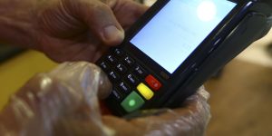 Leia mais sobre o artigo BC limita valores entre registradoras de recebíveis de cartões