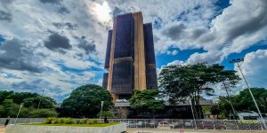 Leia mais sobre o artigo Copom eleva juros básicos da economia para 14,75% ao ano
