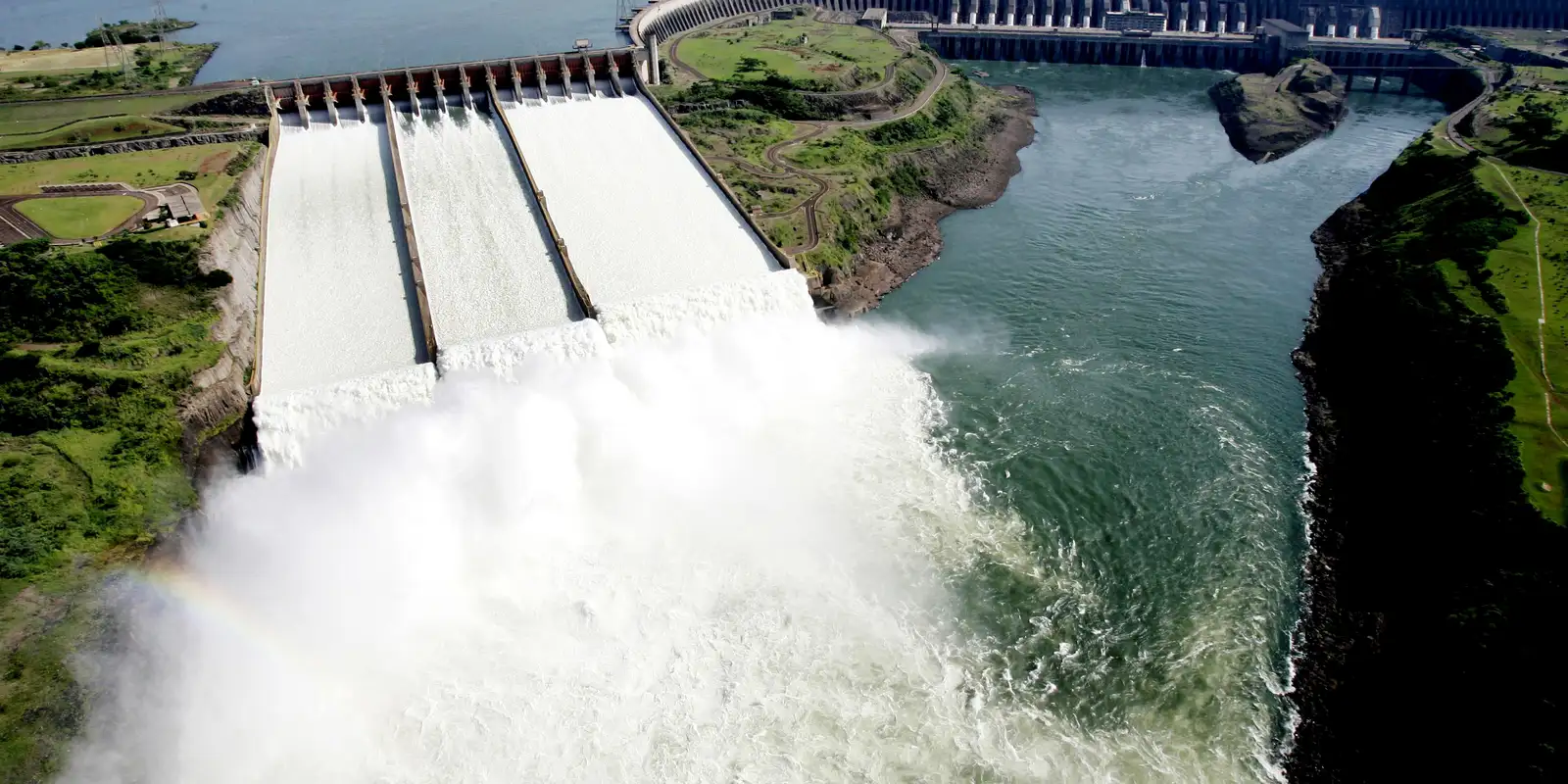 No momento, você está visualizando Itaipu completa 51 anos com foco em inovação energética