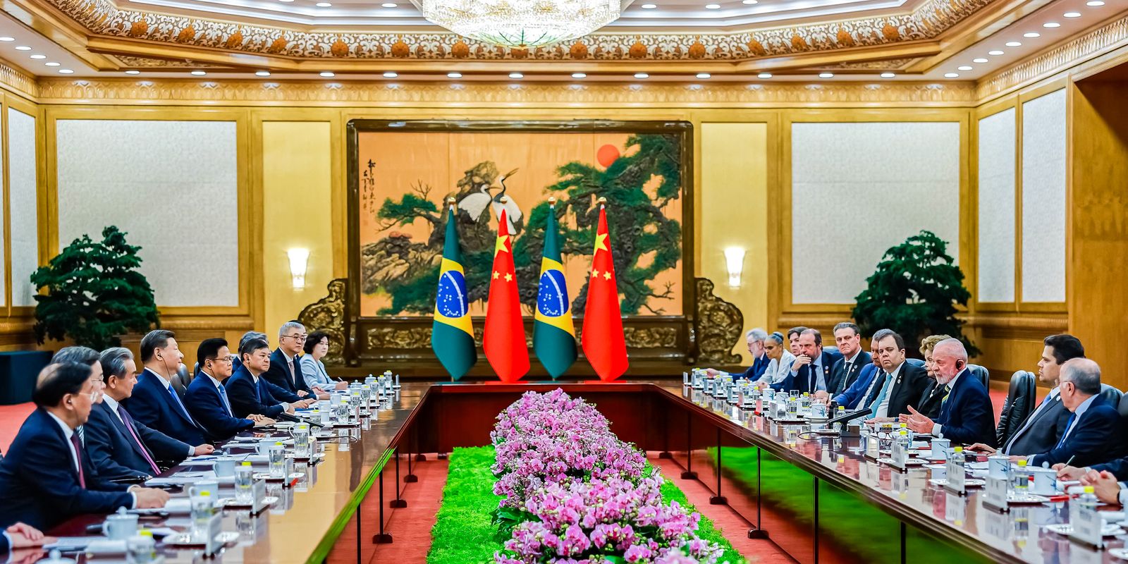 No momento, você está visualizando Lula celebra acordo entre China e EUA: “Tarda, mas não falha”
