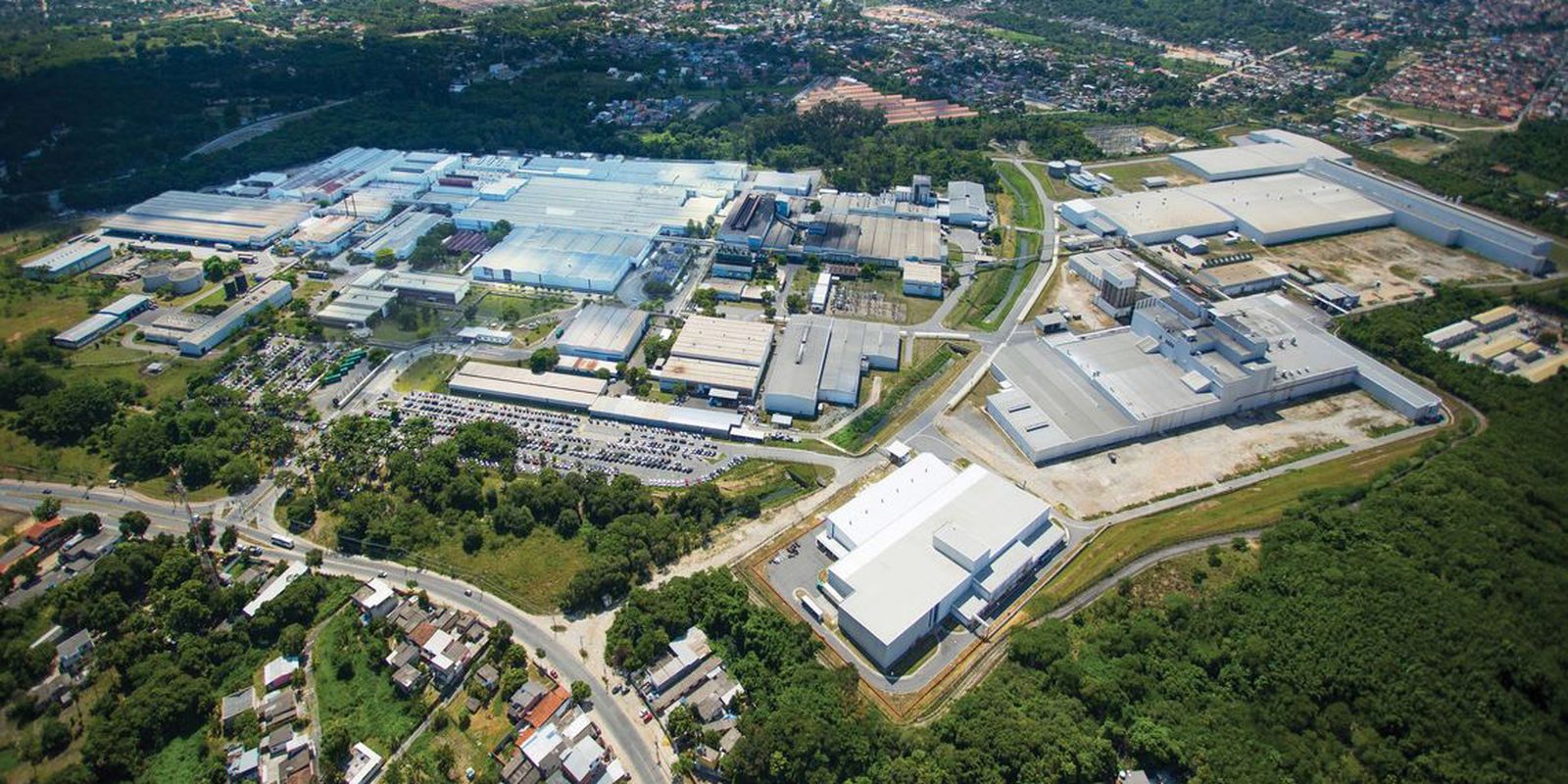 Leia mais sobre o artigo Emprego industrial tem primeira queda mensal em 18 meses