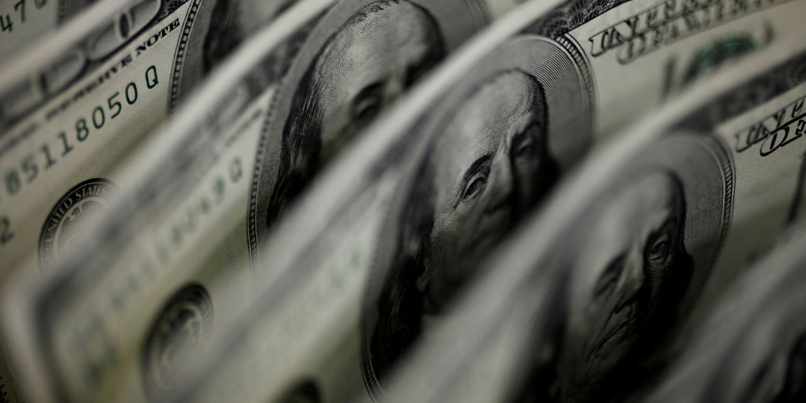 No momento, você está visualizando Tesouro capta US$ 2,75 bi no exterior com maior demanda em sete anos
