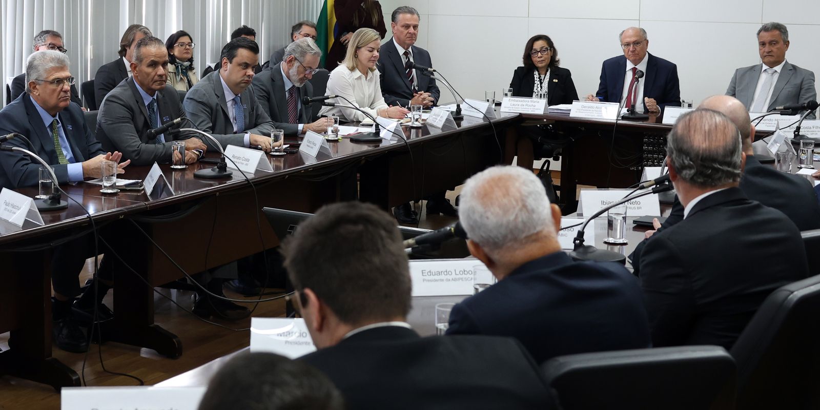 Leia mais sobre o artigo Agronegócio teme perda de safras e apoia negociação do governo com EUA
