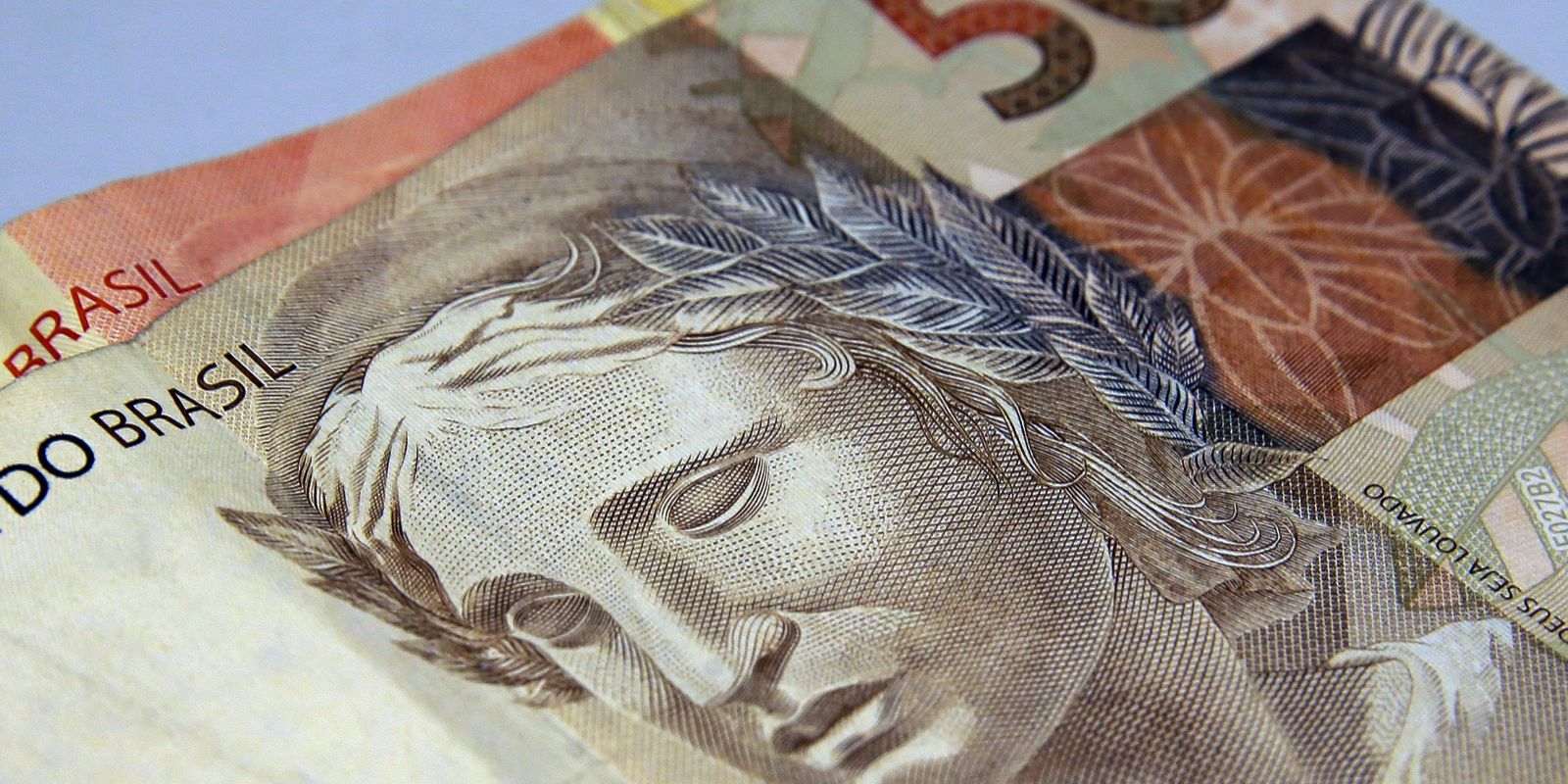 No momento, você está visualizando Brasileiros sacaram R$ 315 milhões em valores a receber em maio
