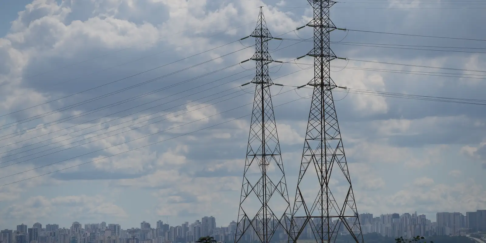 No momento, você está visualizando Nova MP tenta evitar alta na conta de luz após derrubada de vetos