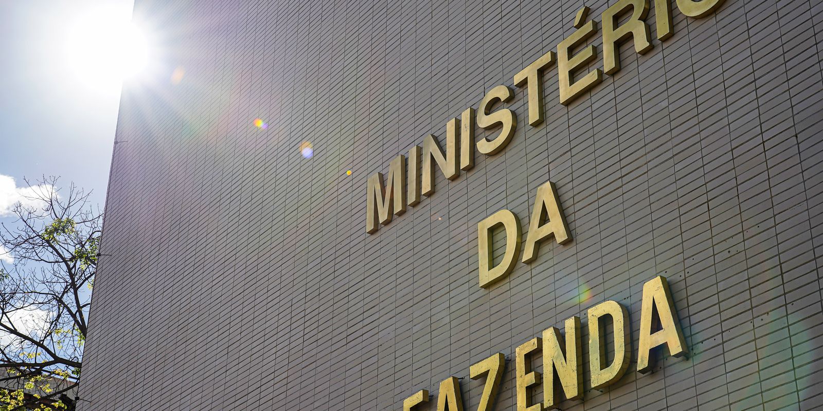 No momento, você está visualizando Despesas federais poderão crescer até R$ 168 bi em 2026